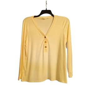 CYRUS ESSENTIALS OFF WHITE V NECK WOMENS PLUS SIZE TOP SIZE 2X NeW With TAGS